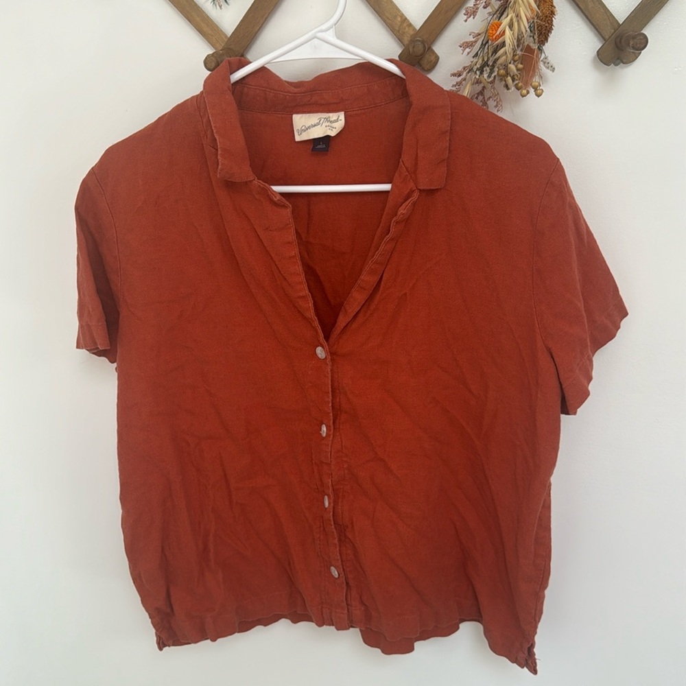 Universal Thread short sleeve Women’s button down top. Size large.